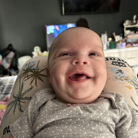 Meet your Posher, Angie - Picture 6 of 7